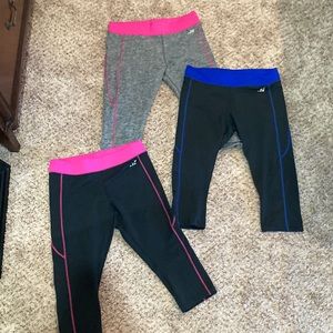 Set of 4 BCG Tri-Wick capris, size Medium